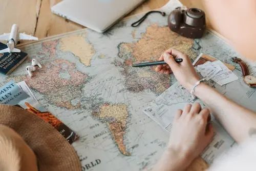 Travel planning map illustrating tourism experience assessment